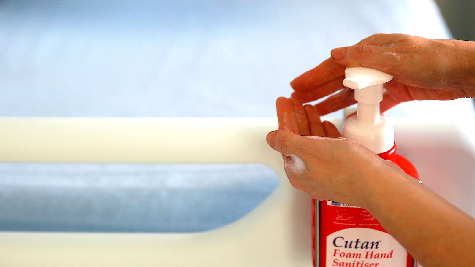 cheats/2015/05/01/hospital-hand-sanitizers-to-be-probed/150501-hospital-hand-sanitiser-cheat_zmdhce