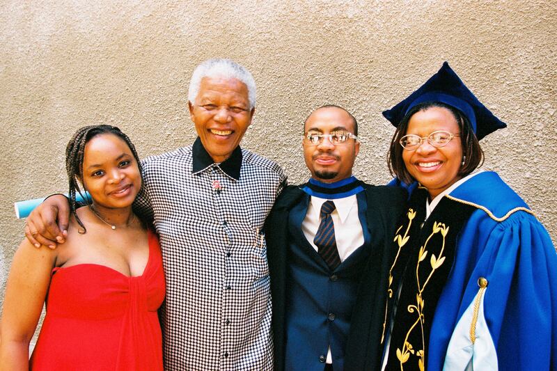 galleries/2013/12/05/nelson-mandela-s-life-in-photo/131205-mandela-15_ityynl