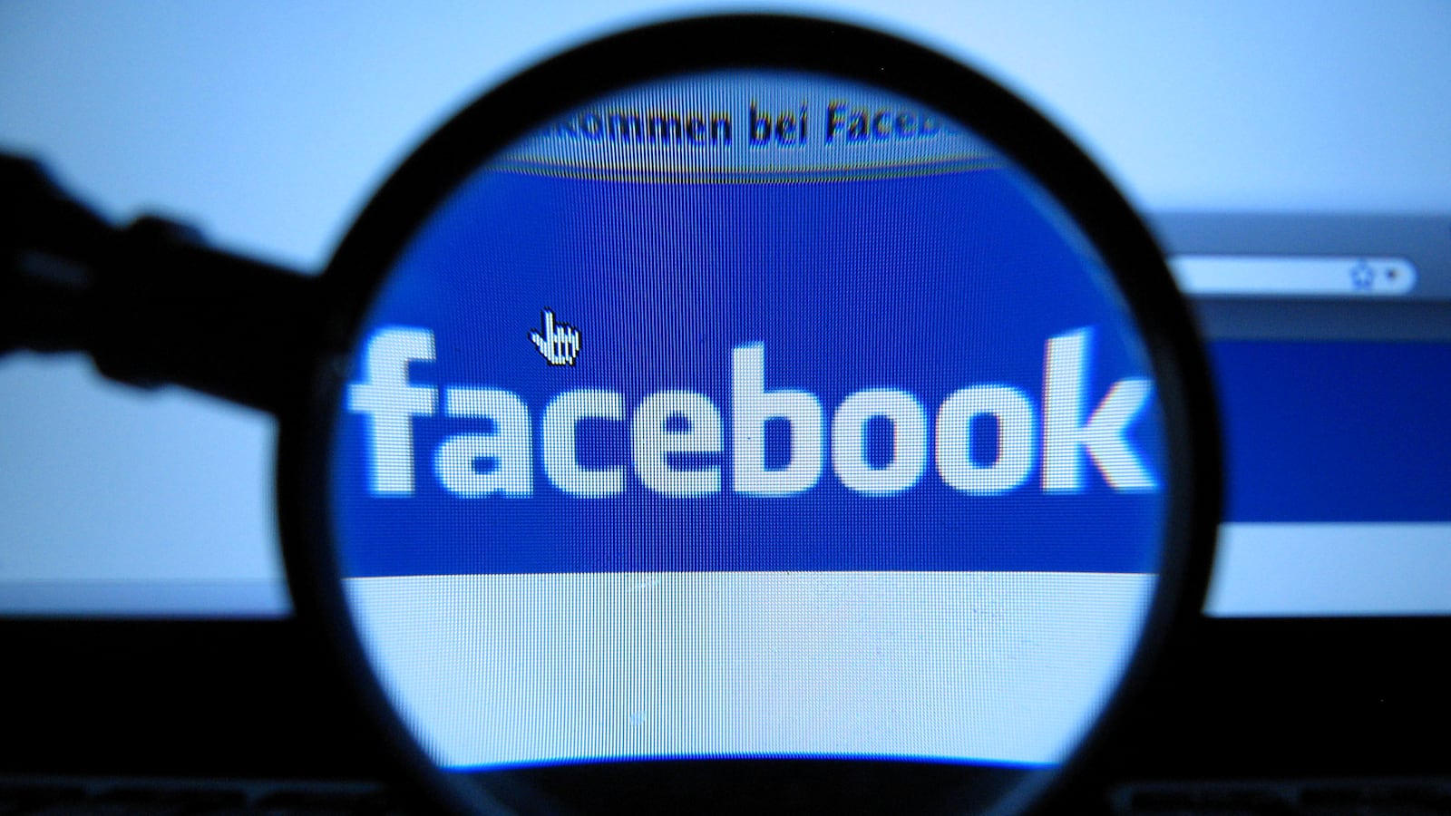 cheats/2012/05/23/investors-sue-facebook-zuckerberg/faecbook-ipo-sued-bankers-cheat_cs2zil