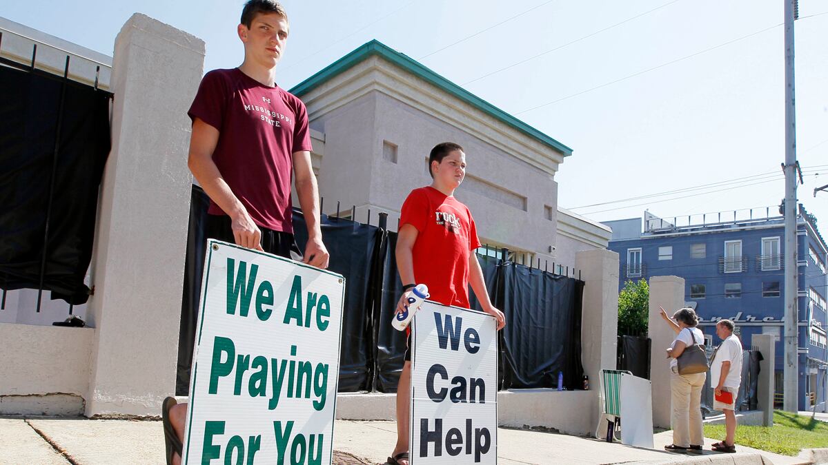 cheats/2012/07/01/u-s-judge-blocks-abortion-law/mississippi-abortion-clinic-cs_uwgoav