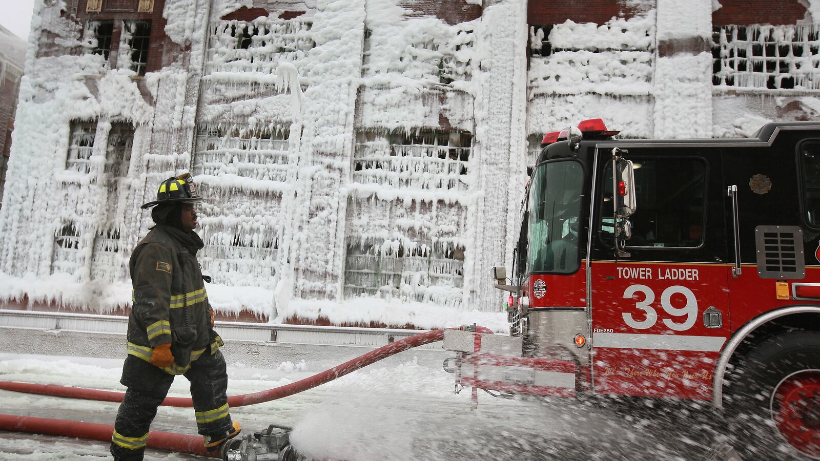 articles/2013/01/24/chicago-s-freezing-fire/chicago-s-freezing-fire-image_j8aydr