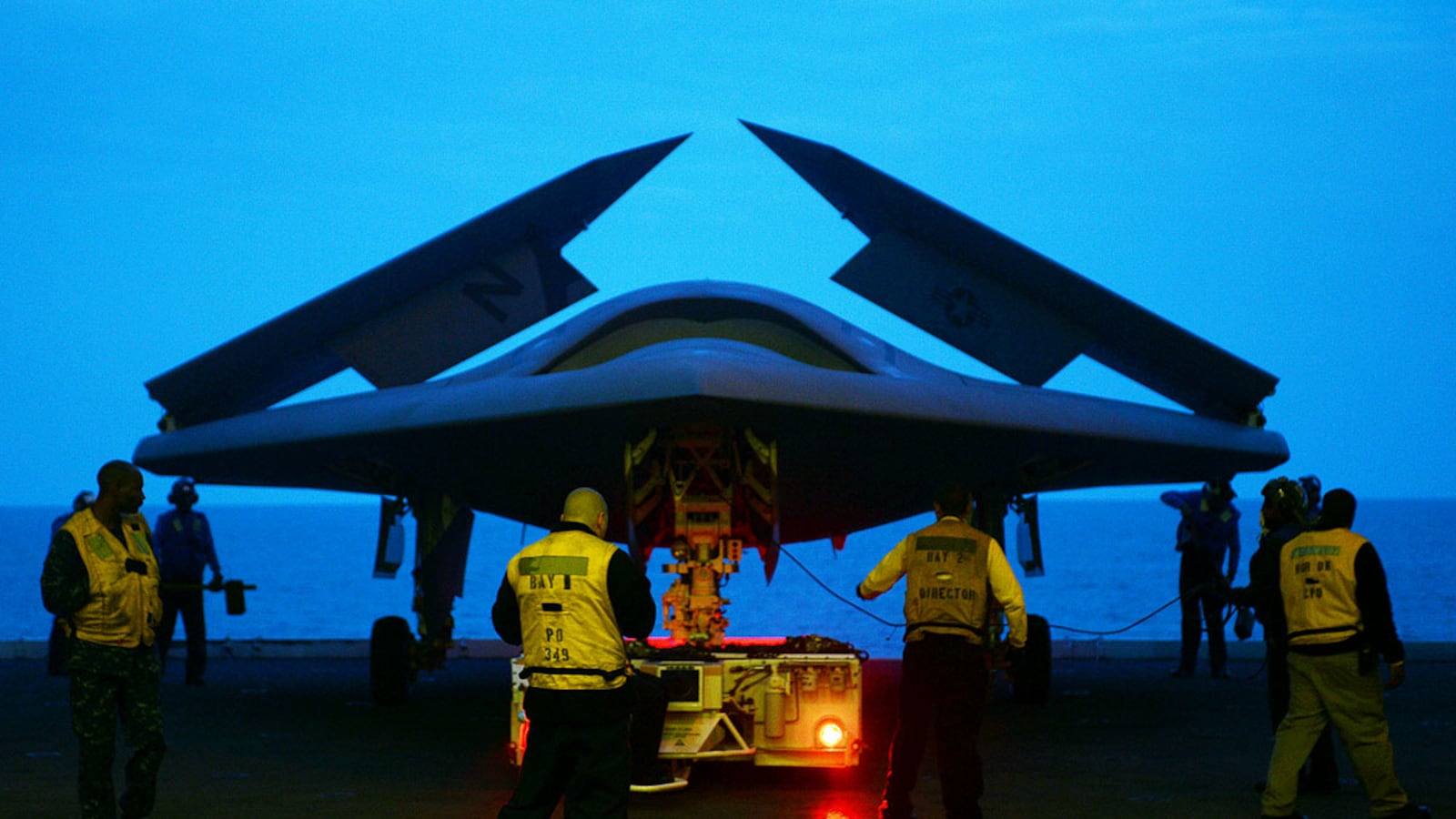 articles/2013/05/30/the-pros-and-cons-of-killer-robots/killer-war-robots-cheat_vtv1da