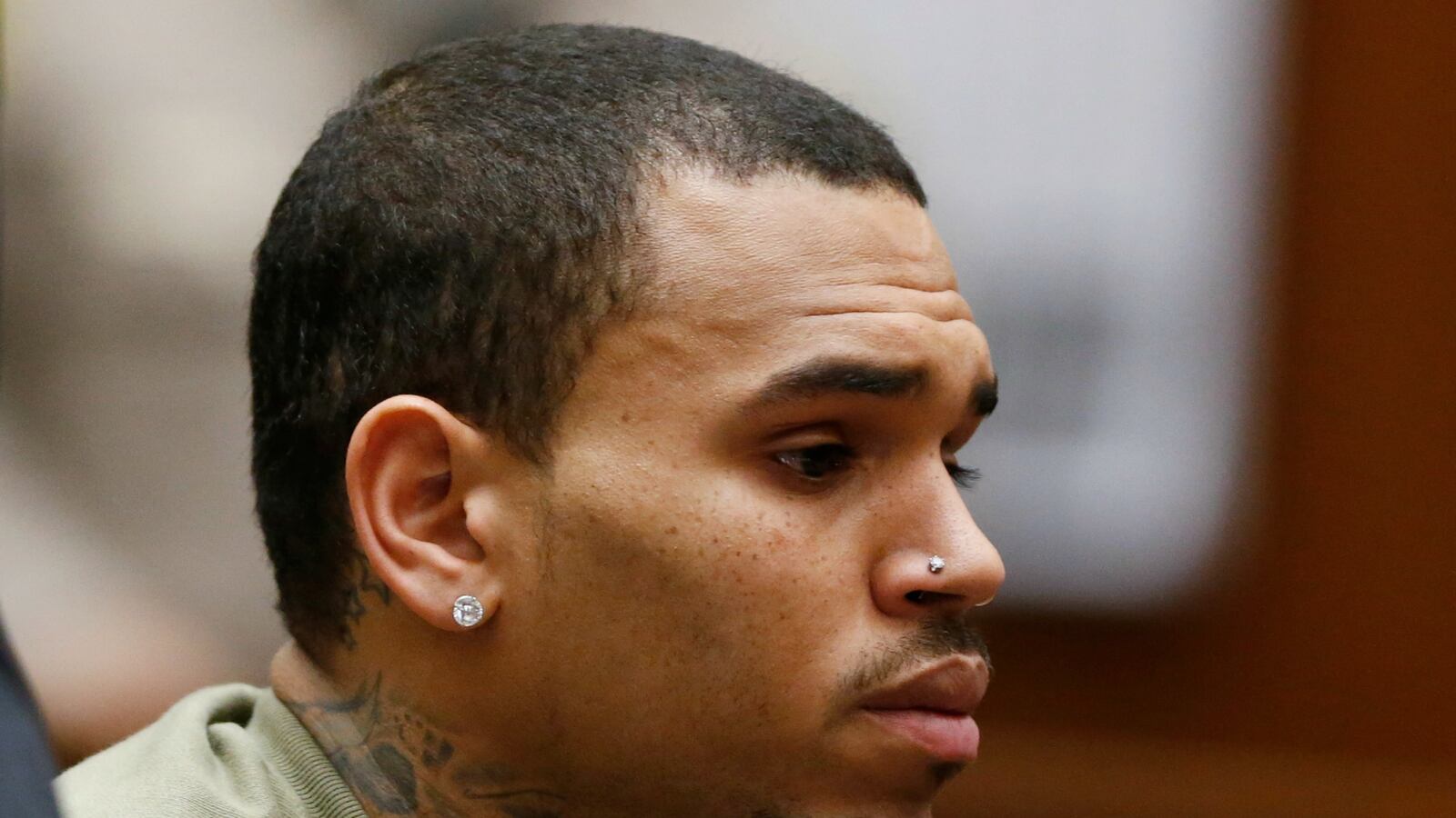 cheats/2015/11/30/daily-show-staff-split-on-chris-brown/151130-chris-brown-cheat_rhebcf