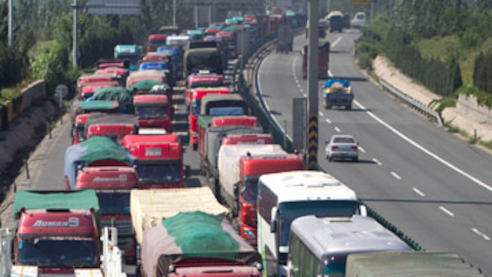 cheats/2010/08/24/beijing-battles-nine-day-traffic-jam/china-traffic_swwinb