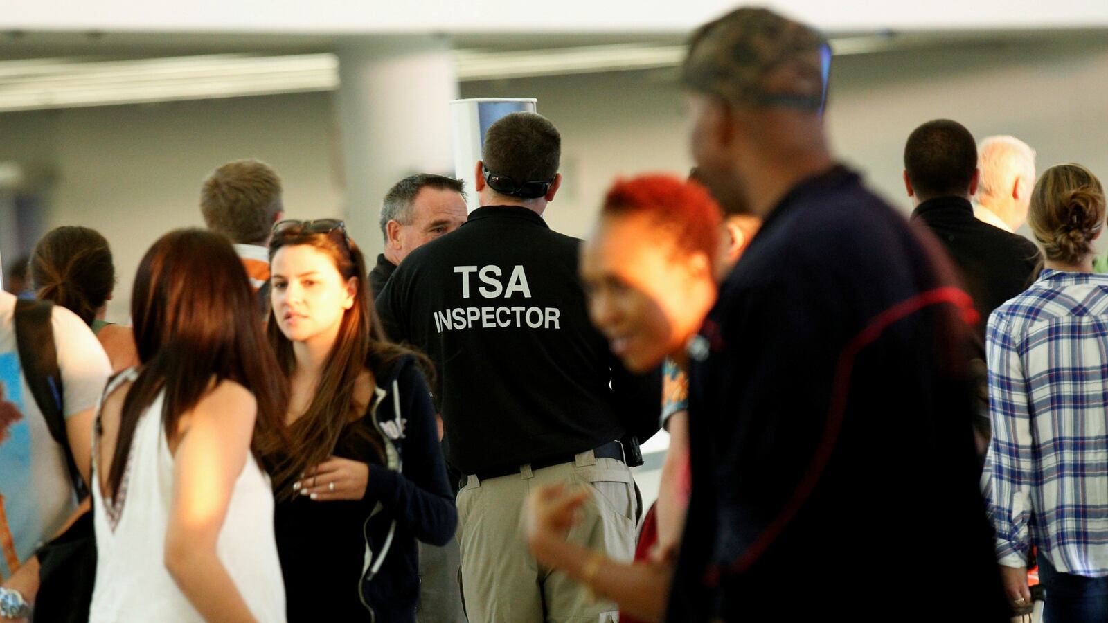 cheats/2016/08/11/video-tsa-slams-disabled-teen-to-ground/160811-tsa-cohen-video-cheat_afuz7o