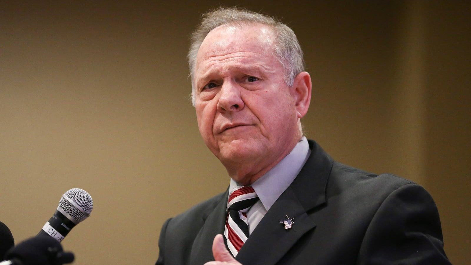 171112-roy-moore-lawsuit-wapo-cheat_gszpan