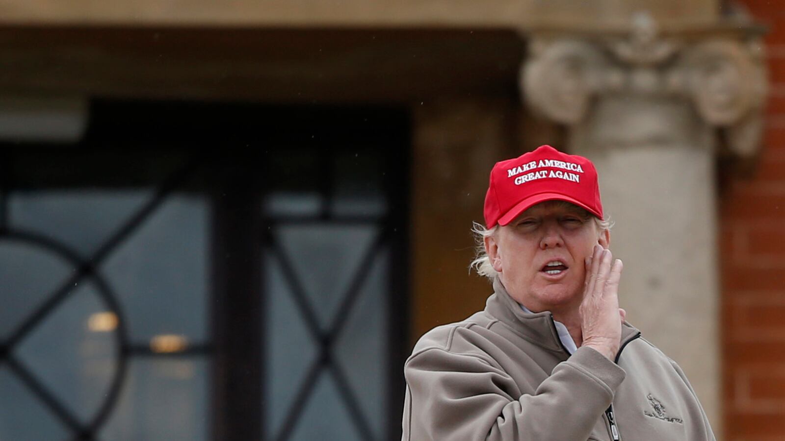 cheats/2015/08/01/trump-companies-sought-visas-for-1-100/150801-trump-cheat_hxbog3