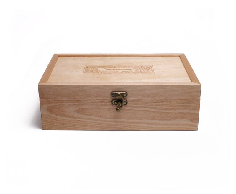 articles/2016/04/20/a-ganja-gift-guide-for-moms-and-dads/160419-haglage-weed-gift-guide-4_ucun8h