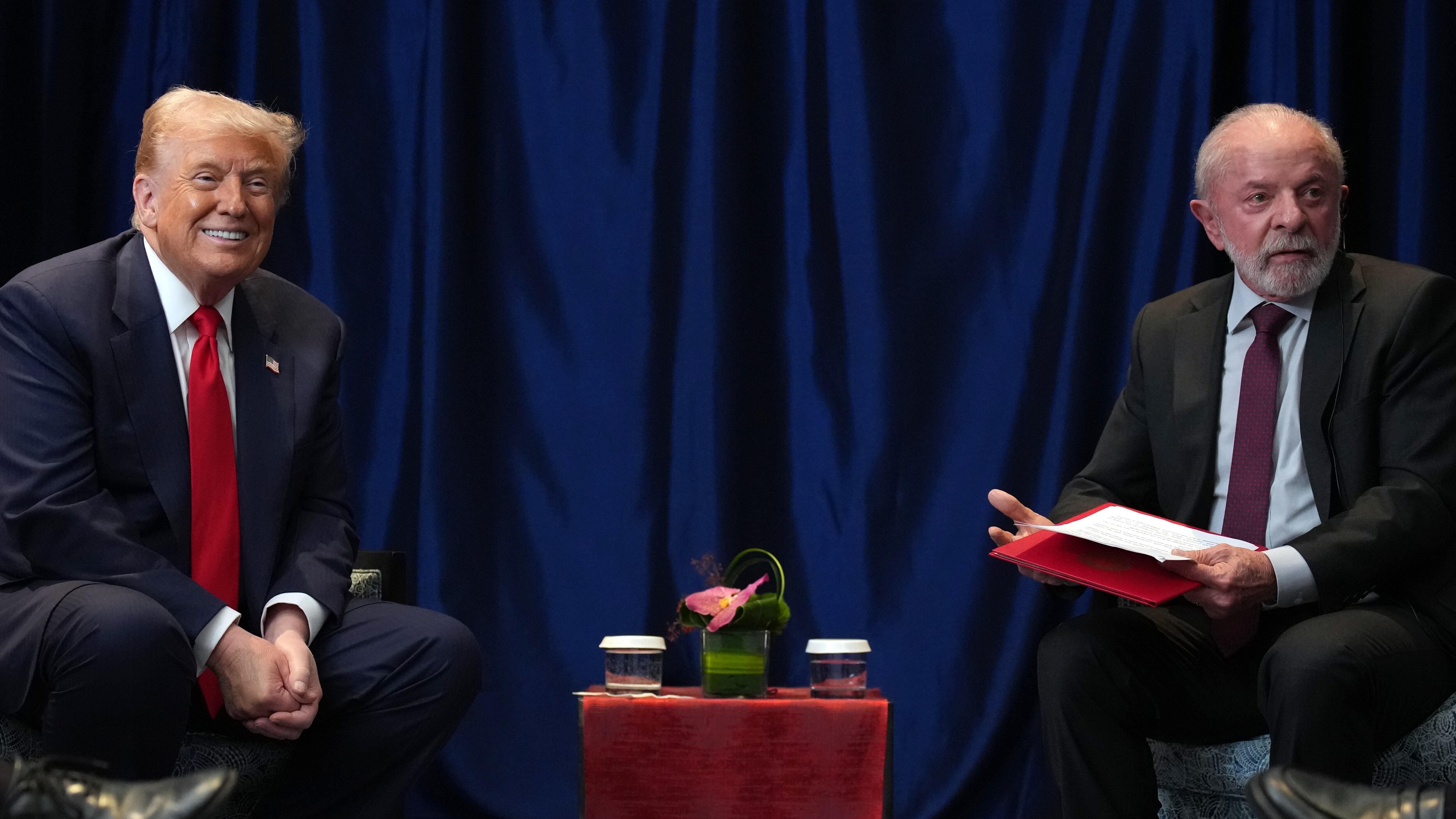 Trump Deflects Tensions With Rival by Blasting ‘Boring’ Reporters