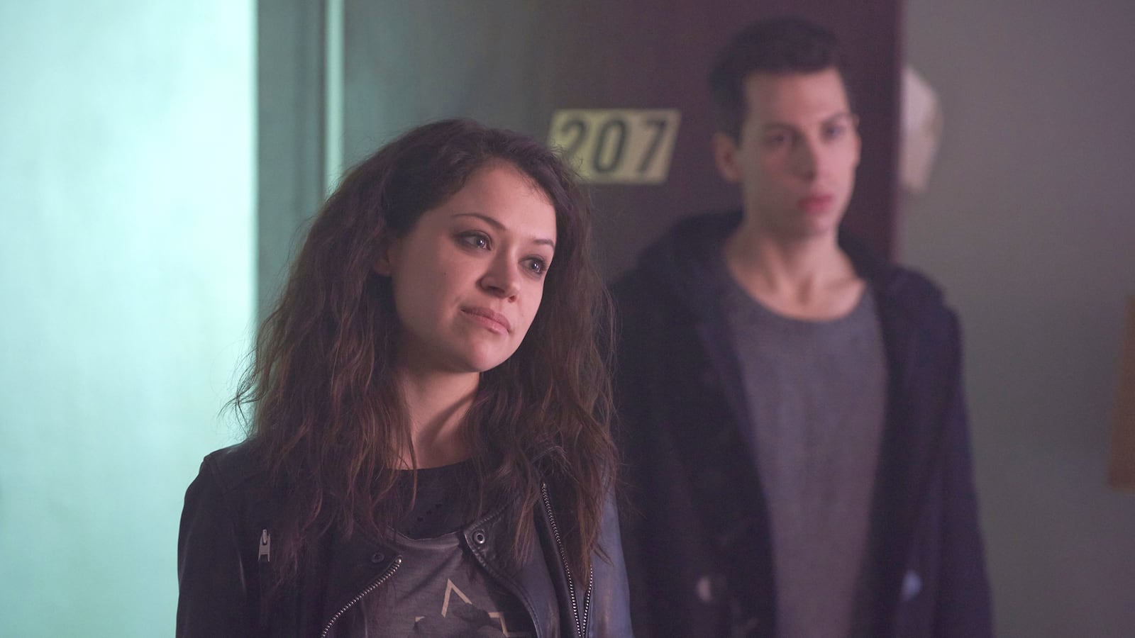 articles/2015/06/20/inside-orphan-black-s-shocking-finale-co-creator-graeme-manson-on-that-mother-of-a-twist/150620-fallon-orphan-finale-tease_db1xrq