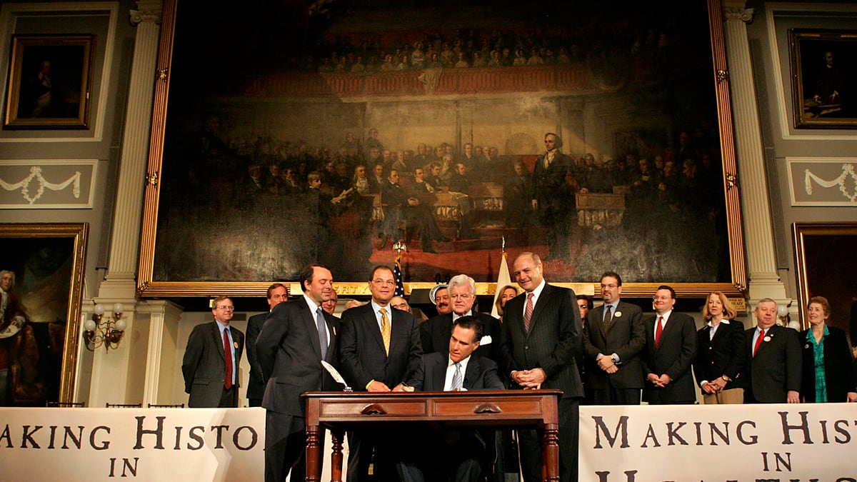 articles/2012/03/06/romneycare-and-obamacare-differ-only-in-inconsequential-ways/romneycare-explainer-dzieza_ivetrk