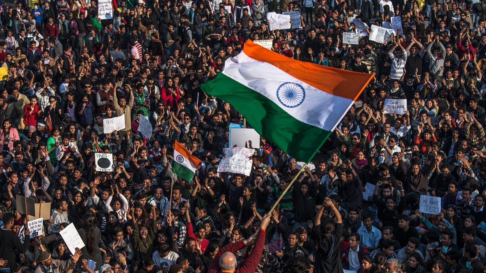 cheats/2012/12/23/over-70-injured-in-new-delhi-protest/india-rape-cheat_xwct54