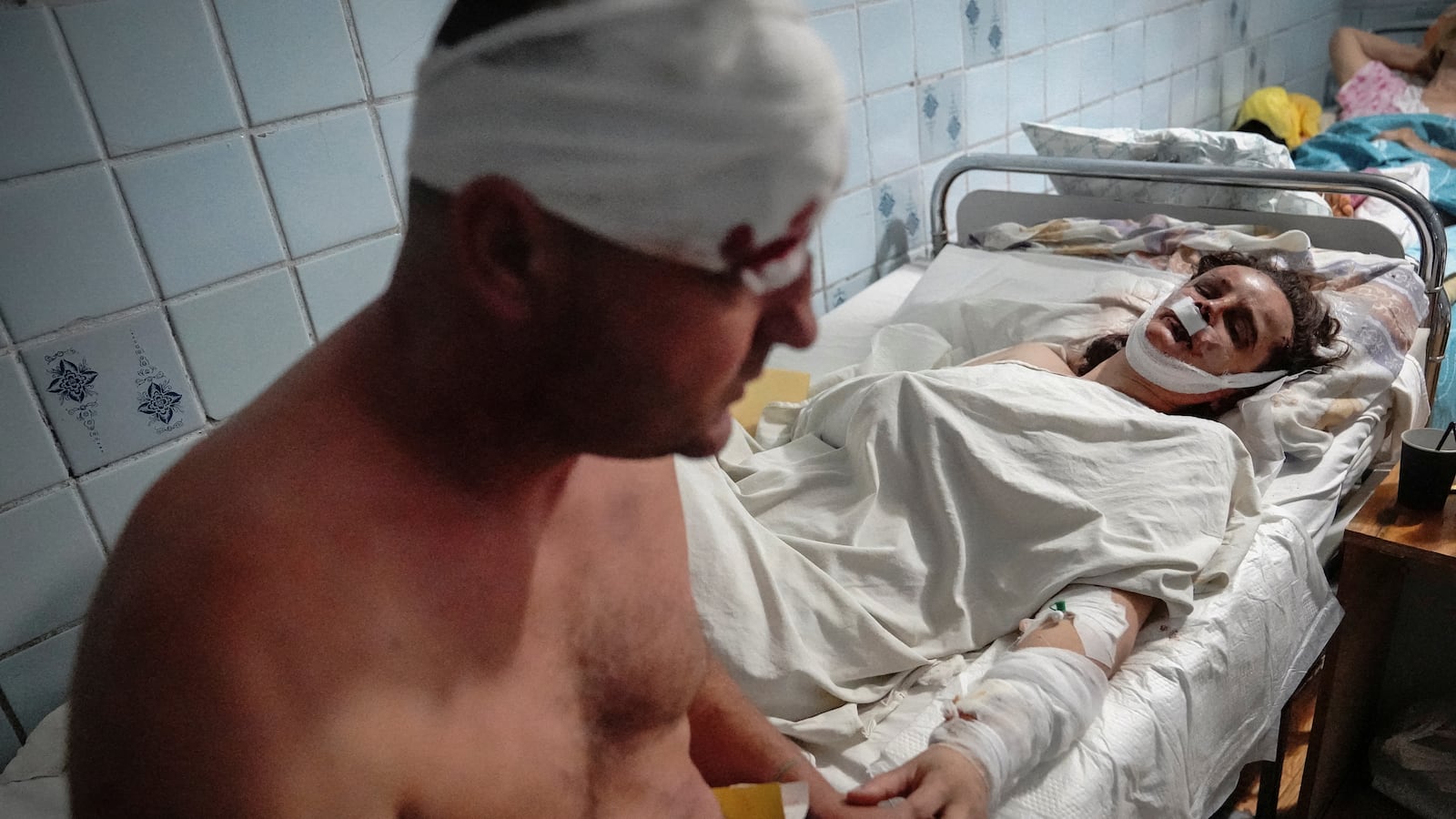 2022-06-27T213951Z_803106008_RC2G0V9HKDIX_RTRMADP_3_UKRAINE-CRISIS-KREMENCHUK_e6n9ow