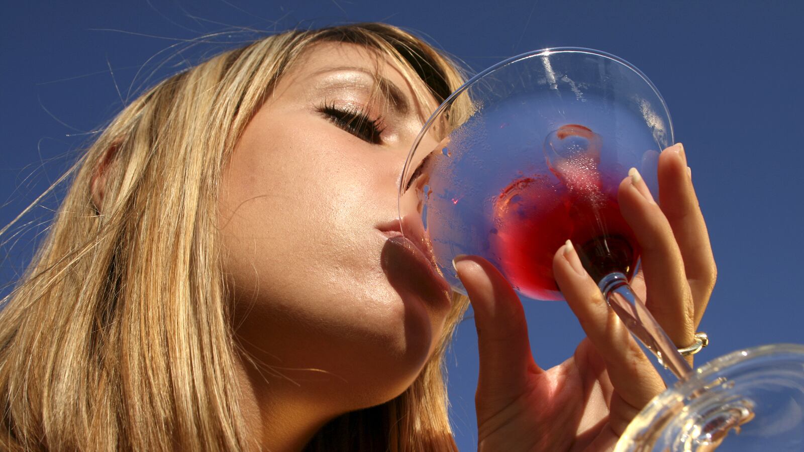 articles/2015/05/20/breaking-the-booze-taboo-in-the-campus-sex-assault-epidemic/150519-shire-booze-rape-tease_ac2pf3