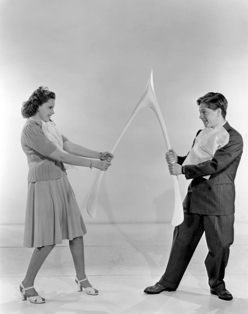 galleries/2010/11/24/classic-thanksgivings/wishbone-classic-thanksgiving-photos_pq6yhd