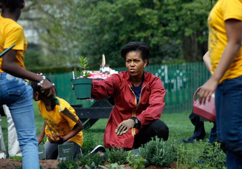 galleries/2009/04/29/michelle-s-first-100-days/michelle-obama-power-7_w7qxe0