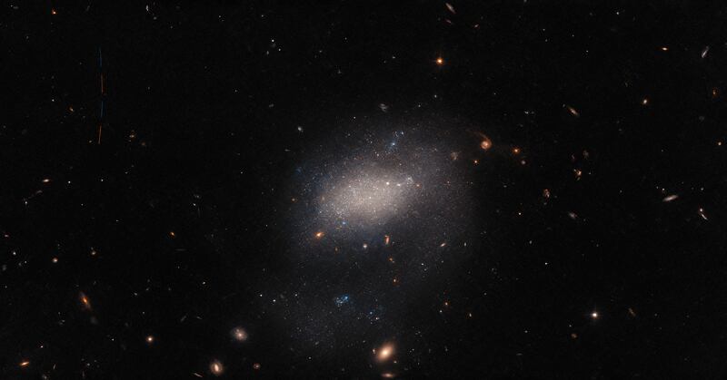 hubble_ugc7983_potw2303a_zl2zh4
