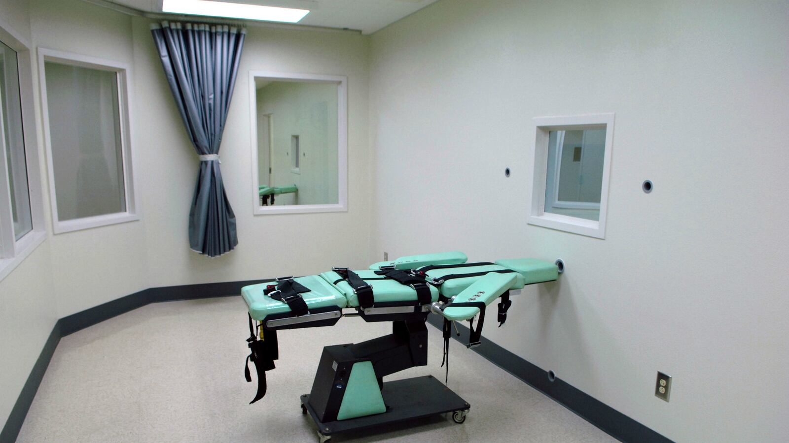 cheats/2015/11/12/court-upholds-california-s-death-penalty/151112-california-death-penalty-upheld-cheat_fcxmva