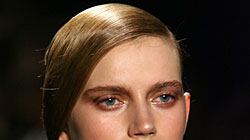 articles/2009/02/17/all-that-glitters/fashion-jewels---donna-karan_e7shcb