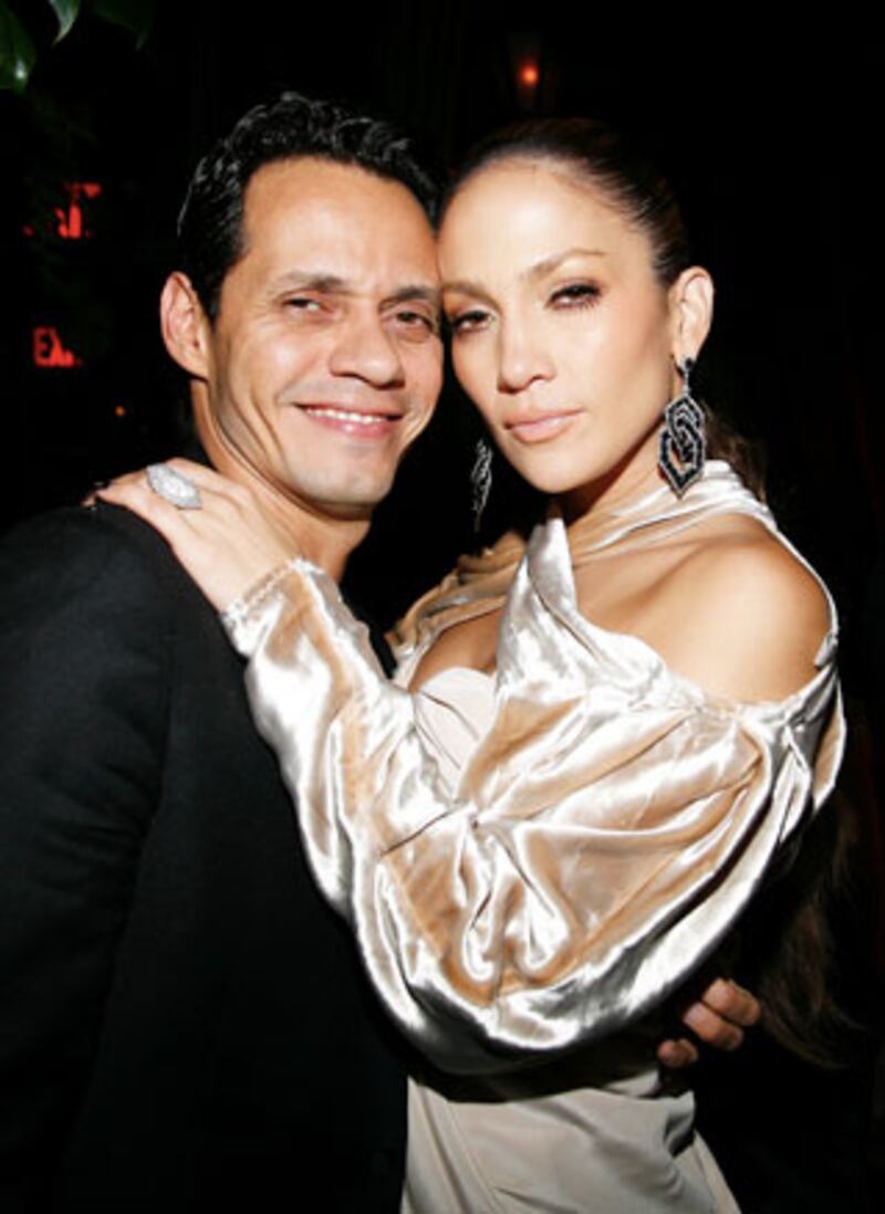 galleries/2010/01/05/secret-celebrity-weddings/secret-celeb-weddings---lopez-and-anthony_oxhzrv