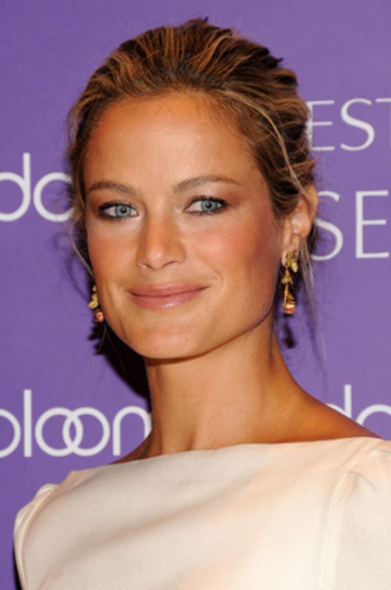 galleries/2009/11/15/high-paid-models/high-paid-models---carolyn-murphy_wgkzny
