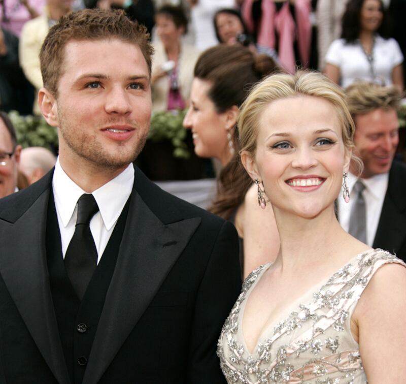 galleries/2012/07/22/alexa-vega-kevin-jonas-more-too-young-to-marry-photos/gal-married-young-8_vidpbo