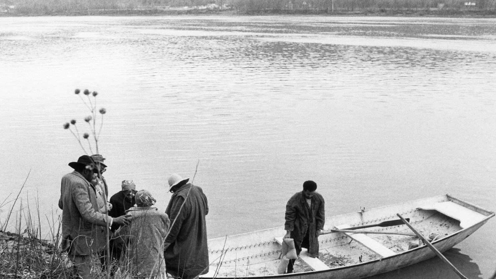 articles/2013/01/17/tracy-chevalier-s-novel-on-ohio-s-underground-railroad/130118-ciabattari-chevalier-tease-embed_iqdbj1