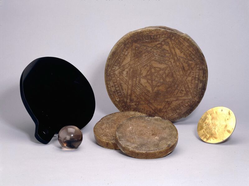 211009-john-dee-embed_iplwld