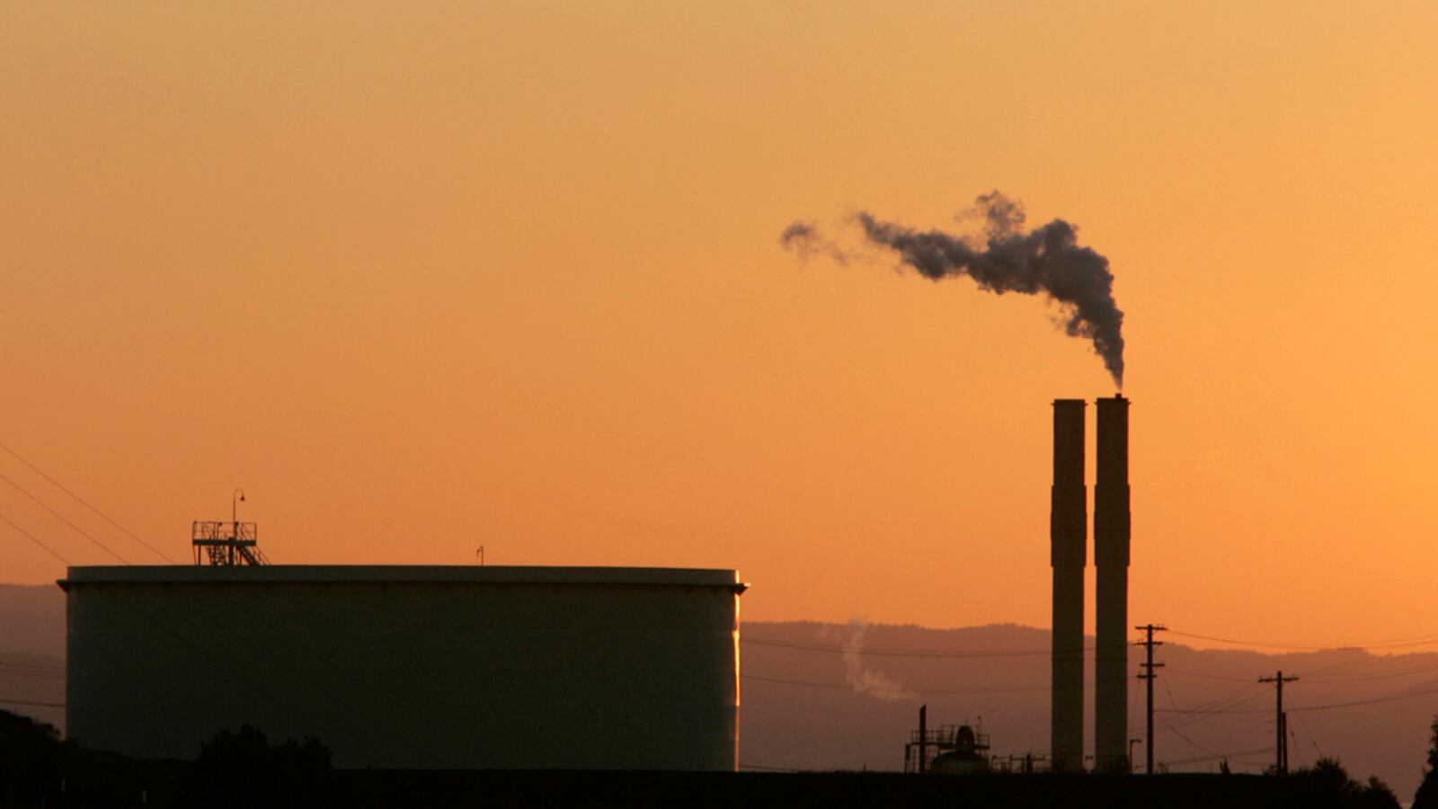 cheats/2011/10/21/california-adopts-cap-and-trade/california-carbon-emissions-cap-cheat_vwnboj