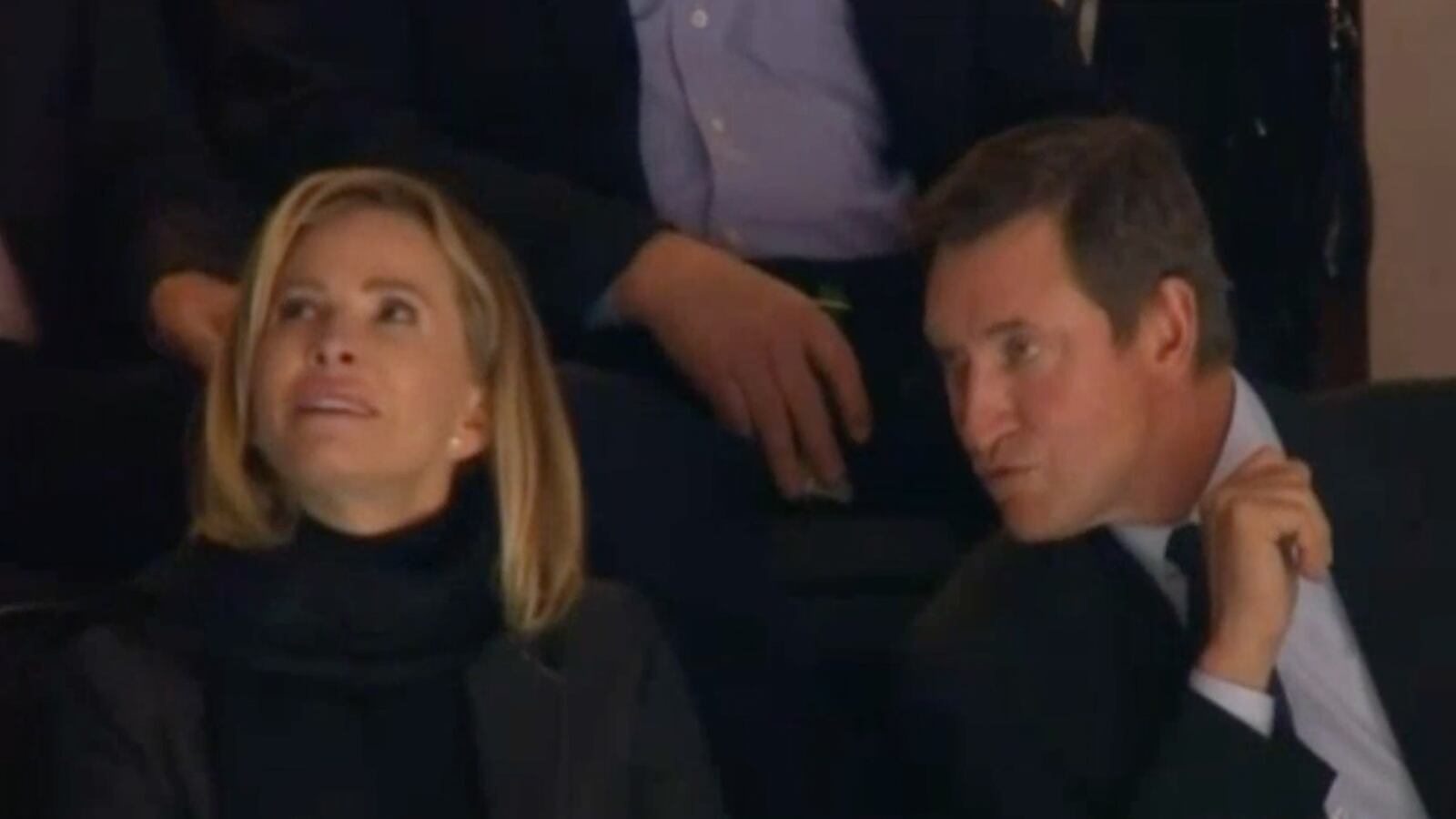 videos/2016/04/23/watch-wayne-gretzky-iced-out-by-wife/160423-joiner-gretzkykiss_ifnvja