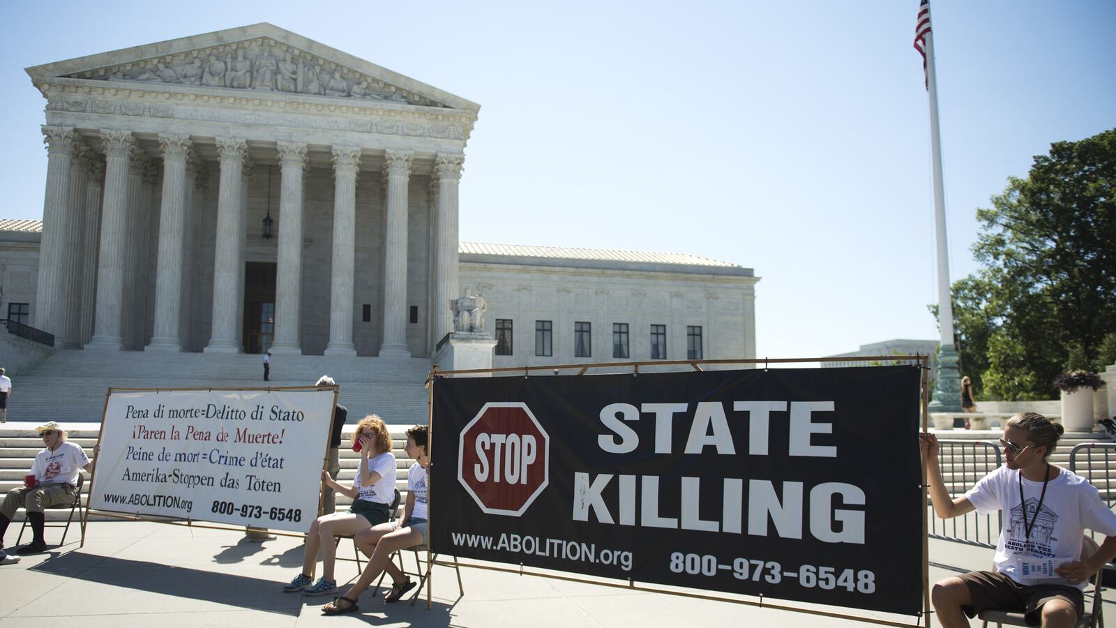 articles/2015/06/29/a-divided-supreme-court-upholds-lethal-injection-but-more-justices-are-doubting-the-death-penalty-s-constitutionality/150629-novak-scotus-tease_kolsuc