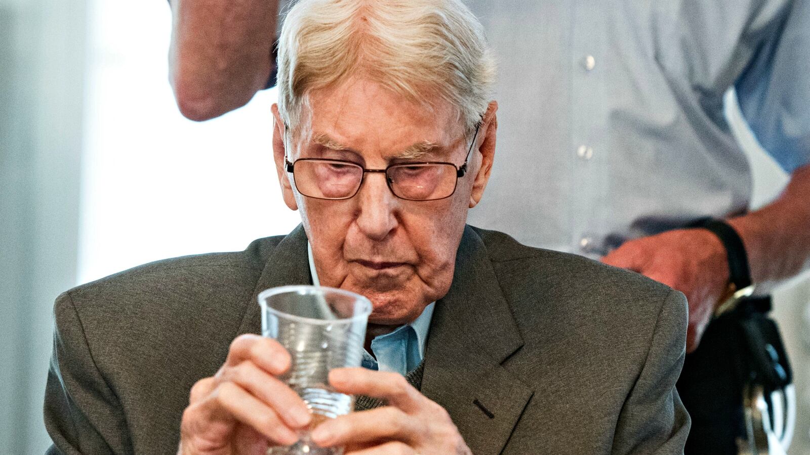 cheats/2016/06/17/former-auschwitz-guard-sentenced-to-5-years-in-prison/160617-auschwitz-trial-cheat_hpbtsz