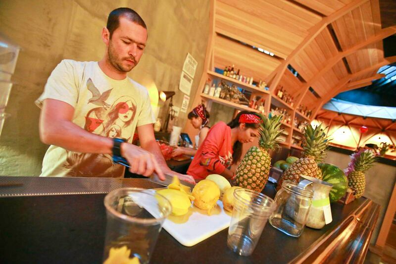 articles/2014/05/08/the-drug-free-breakfast-rave-is-new-york-s-latest-exercise-trend/140507-burdon-breakfast-rave-embed_n9xnp5