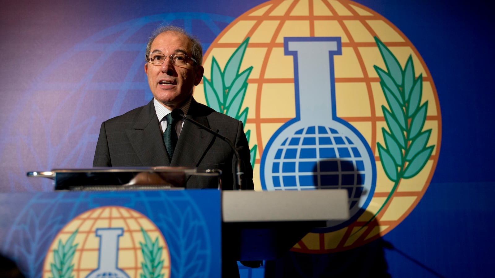 articles/2013/10/11/the-novel-peace-prize-goes-to-who/131011-opcw-nobel-peace-dickey-tease_kpplmz