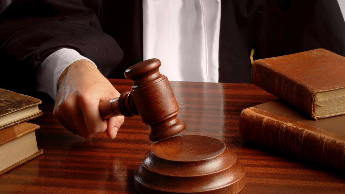 articles/2012/05/03/conard-lawyers/court-room-gavel_ffn13u