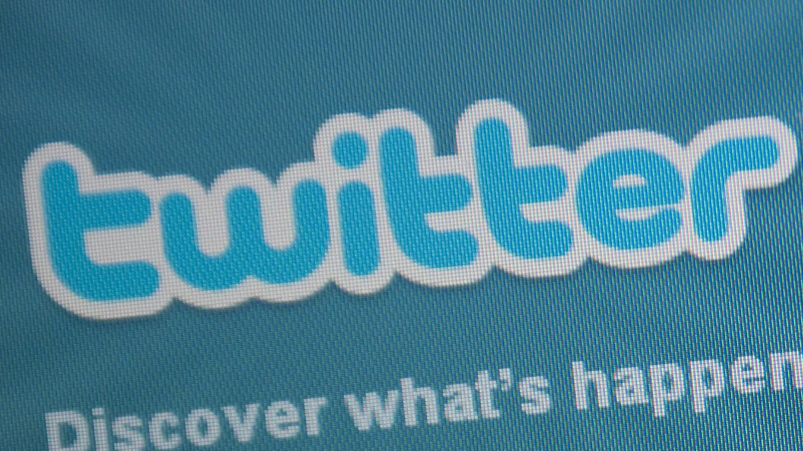 cheats/2012/10/18/twitter-bans-neo-nazi-handle/twitter-ban-neonazi-cheat_fifbpg