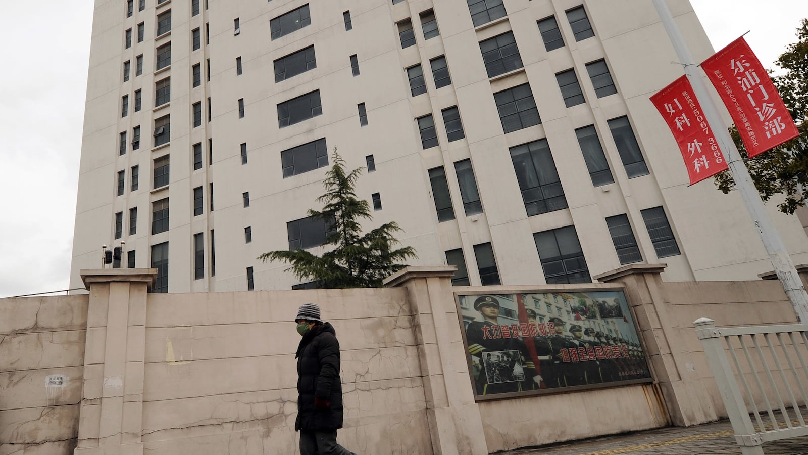 articles/2013/02/19/this-is-how-china-hacks-america-inside-the-mandiant-report/130219-china-hackers-mandiant-schlinkert-avlon-tease_qxuuek