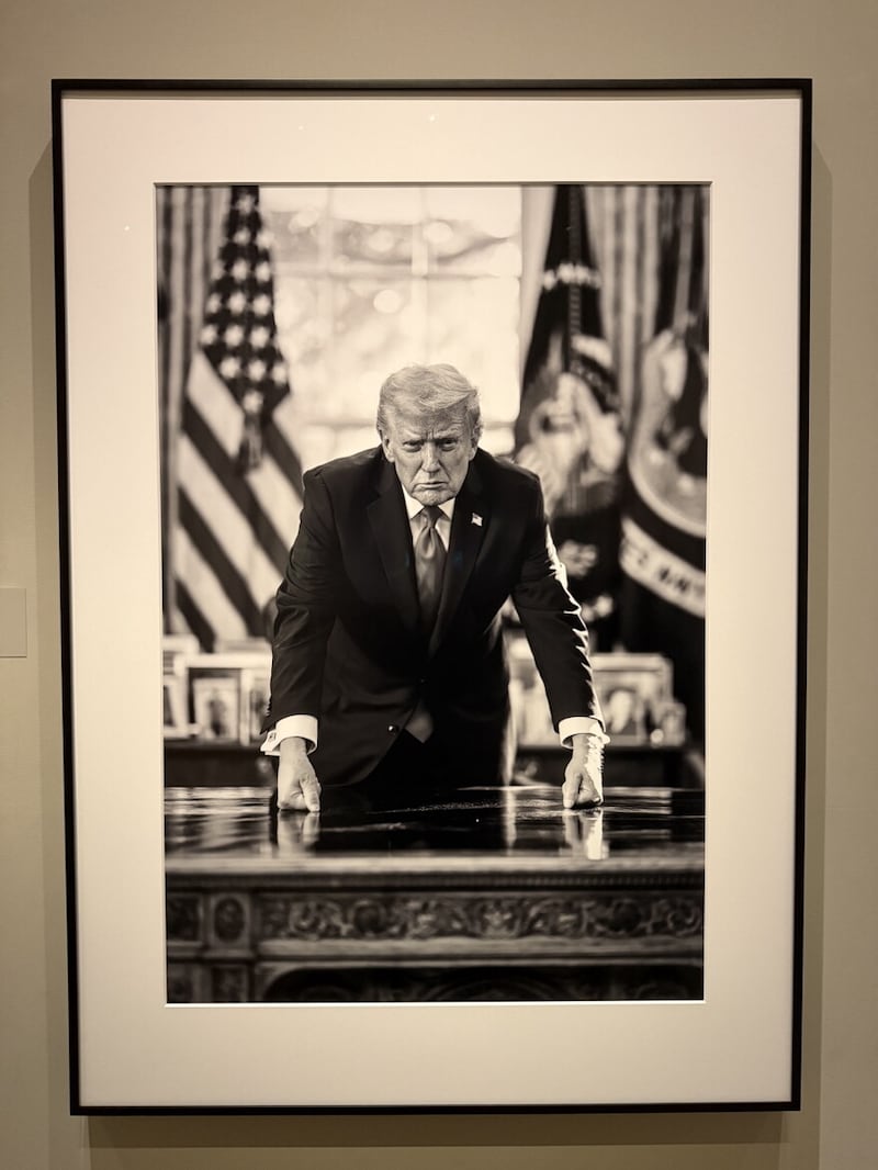 An image of the old description accompanying Trump's portrait in the gallery.
