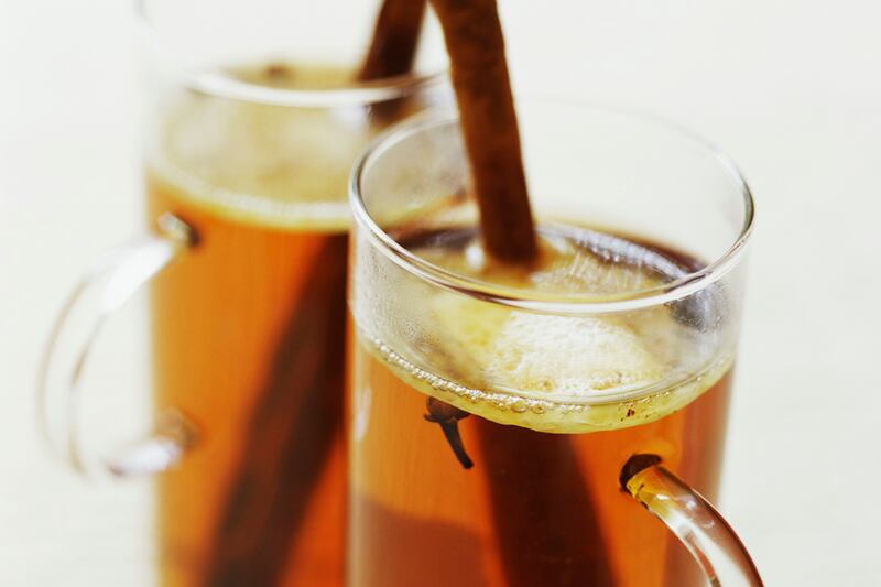 galleries/2011/11/20/hot-cocktails-for-winter-hot-apple-toddy-fall-leaves-and-more/hot-winter-cocktails-tease_lbfeut