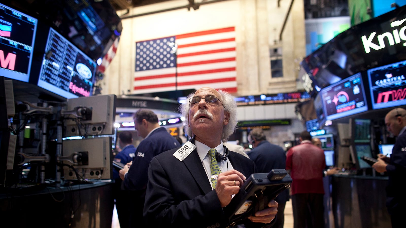 articles/2012/11/14/the-u-s-credit-rating-might-get-downgraded-again-but-does-anyone-care/credit-rating-fiscal-cliff-zeitlin-tease_kcbhzx