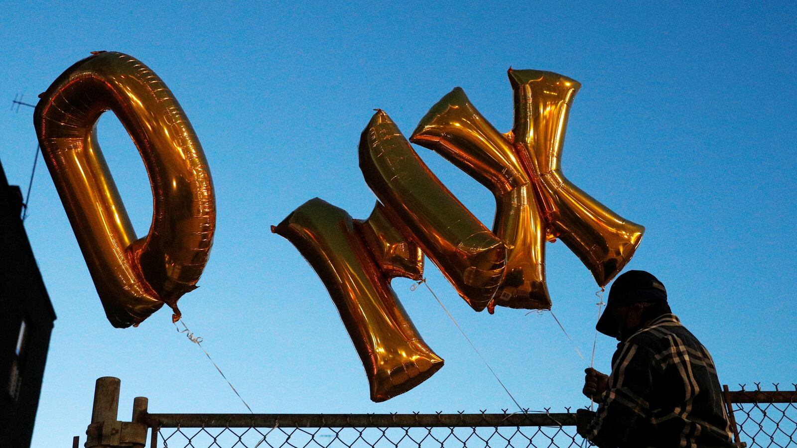 2021-04-07T012318Z_269019082_RC2PQM94FEOH_RTRMADP_3_PEOPLE-DMX-NEW-YORK_fqbmey