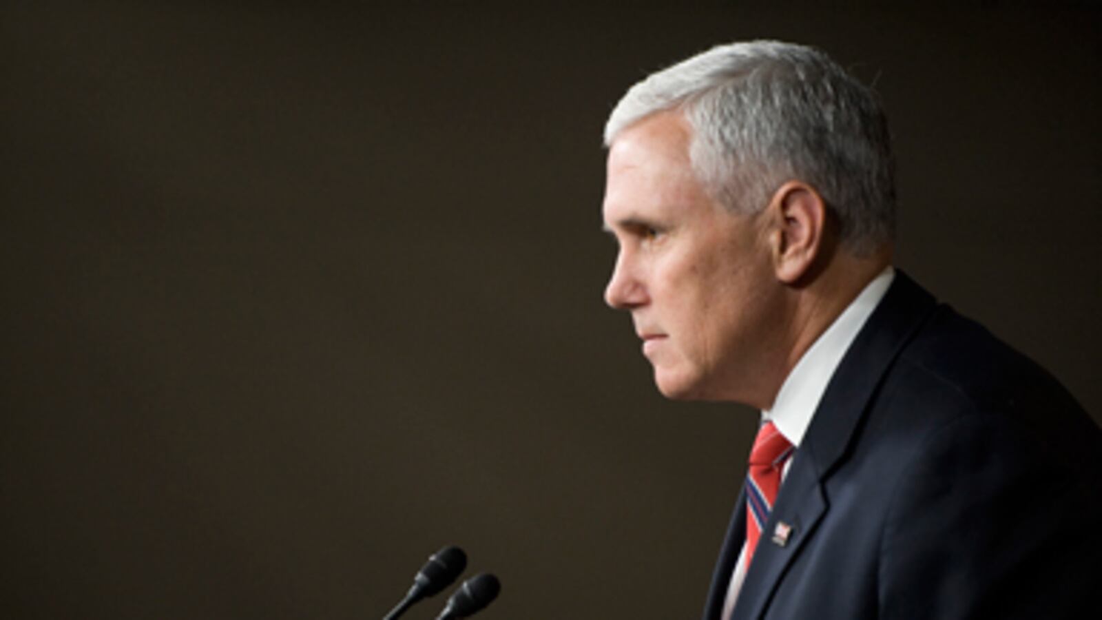 articles/2010/10/27/mike-pence-sarah-palins-latest-2012-republican-rival/mckinnon-pence_136945_qopska