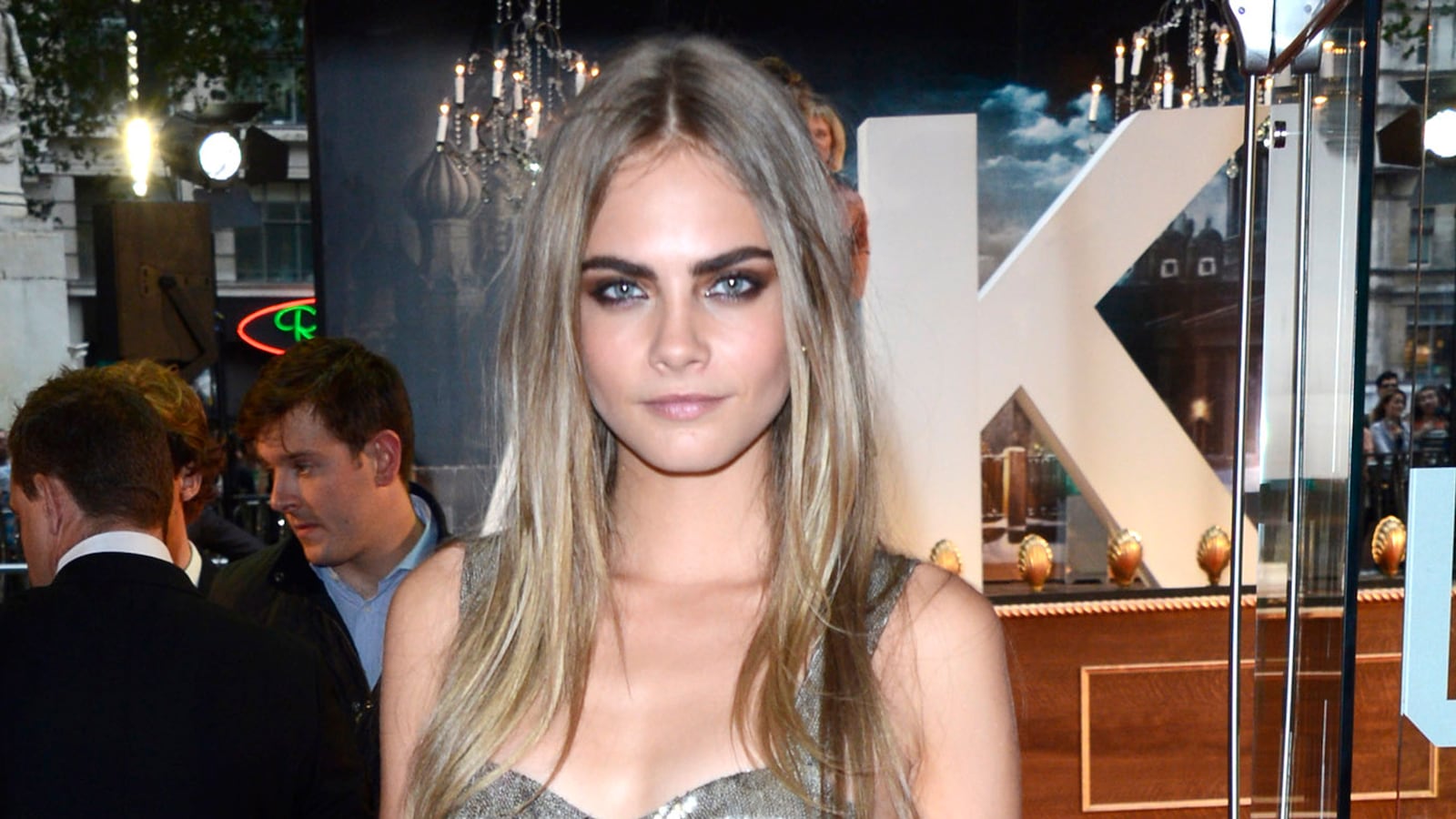 articles/2013/12/18/cara-delevingne-tops-2013-google-searches-peta-distributes-fur-coats/130823-delevigne-cake-cheat_u1pzqi