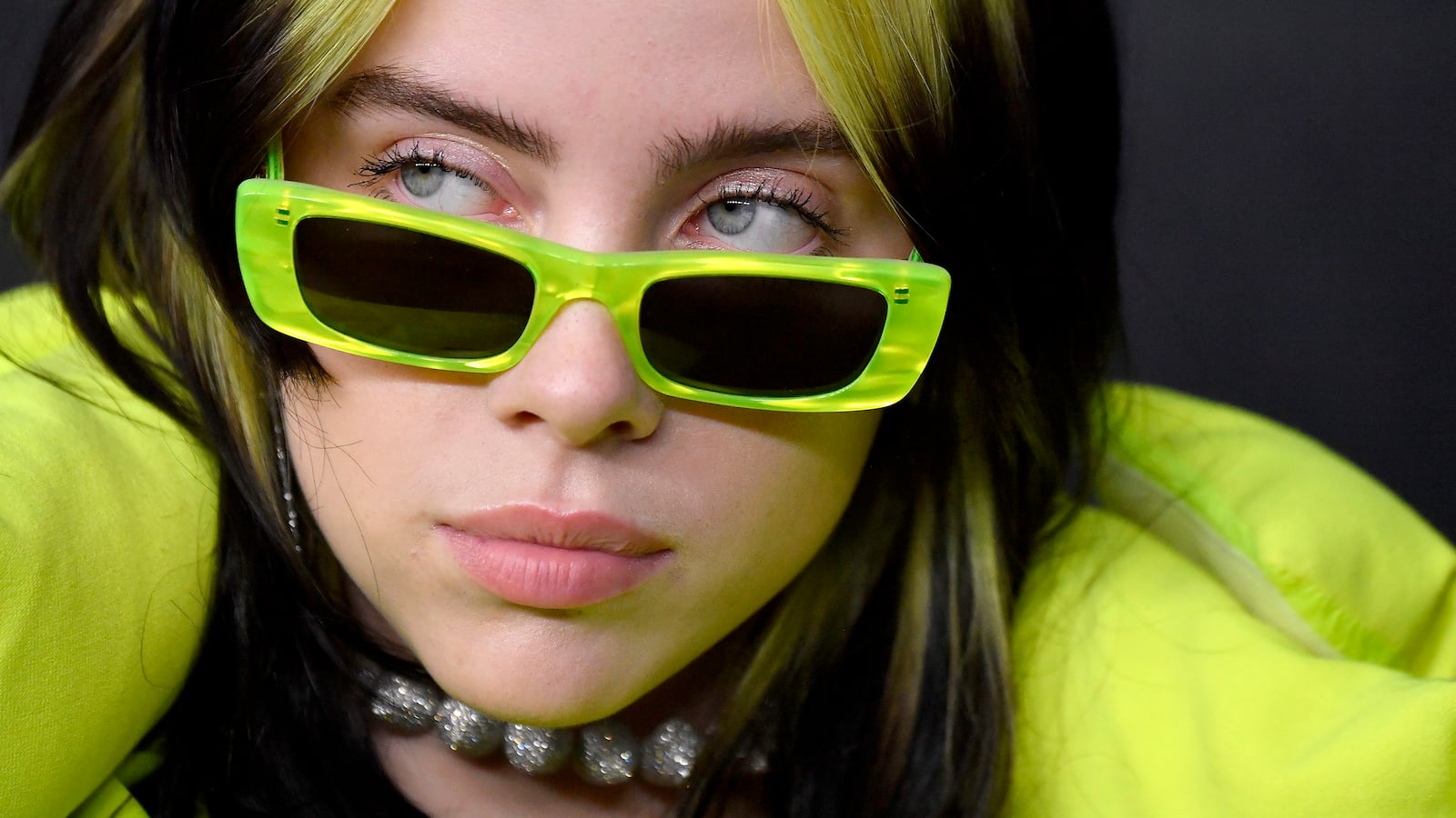 201014-bradley-billie-tease_sfdhjo