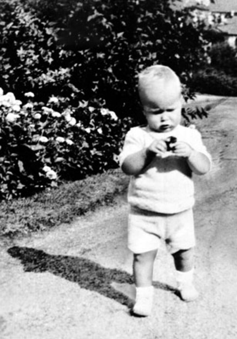 galleries/2009/06/11/george-bush-sr-s-birthday/george-bush-birthday---baby_p7engo