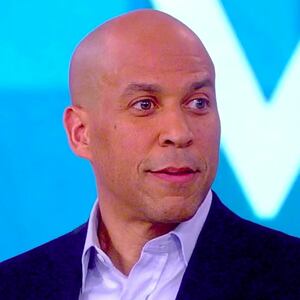 190201-Wilstein-Cory-Booker-the-view-tease_ssrufi