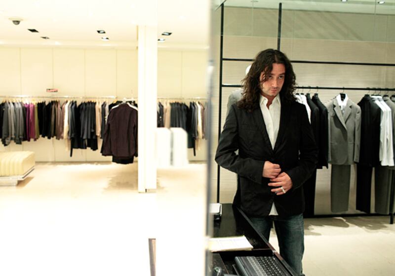galleries/2009/07/29/shopping-with-constantine-maroulis/shopping-with-constantine-maroulis-13_x4hbay