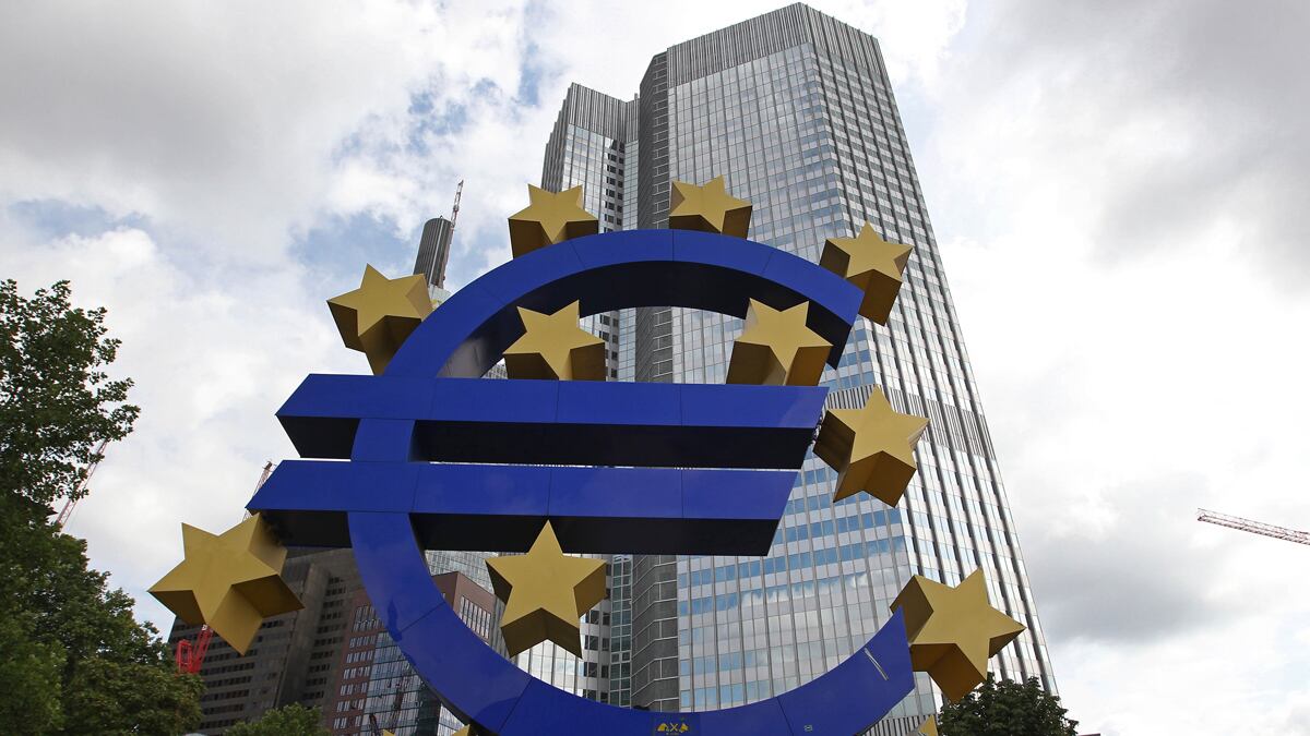 cheats/2012/08/02/stocks-climb-ahead-of-ecb-meeting/ecb-us-stocks-meeting-cheat_oaa1ib