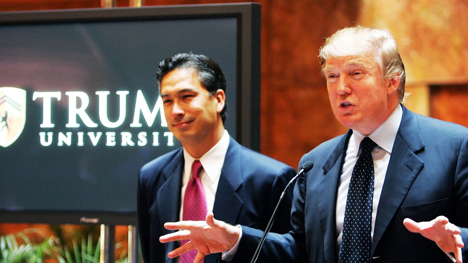 articles/2017/03/31/trump-university-fraud-lawsuit-finally-settled/170330-zadozny-trump-u-tease_geaiop