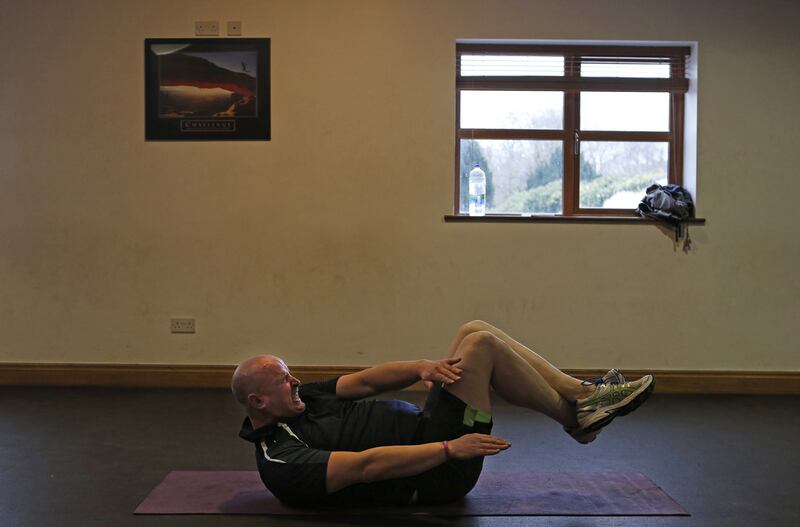 galleries/2015/04/05/pray-father-pepper-doesn-t-punch-you-out/150318-boxing-priest-05_dxpu4m